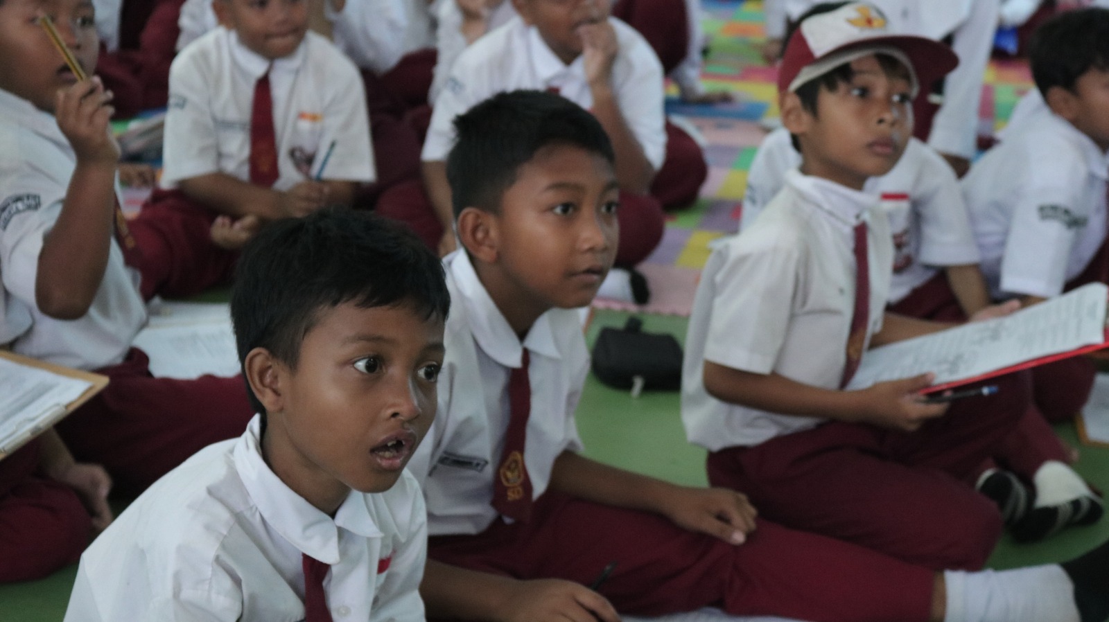 Wisata LiterAsyik Ke Perpustakaan Jakarta Timur Bersama SDN Pondok Bambu 10